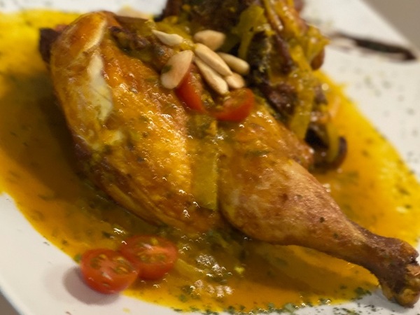 Pollo Entero a la brasa con salsa 