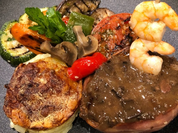 Filete Turnedó con Gratín Dauphinois y Vegetales Parrilla