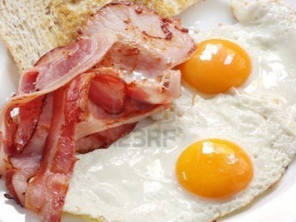 Bacon, 2 huevos fritos