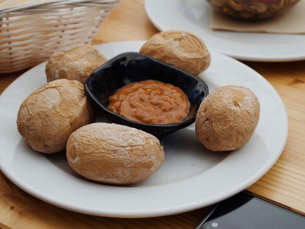 Patatas arrugadas con mojo