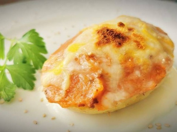Patata rellena de Boloñesa