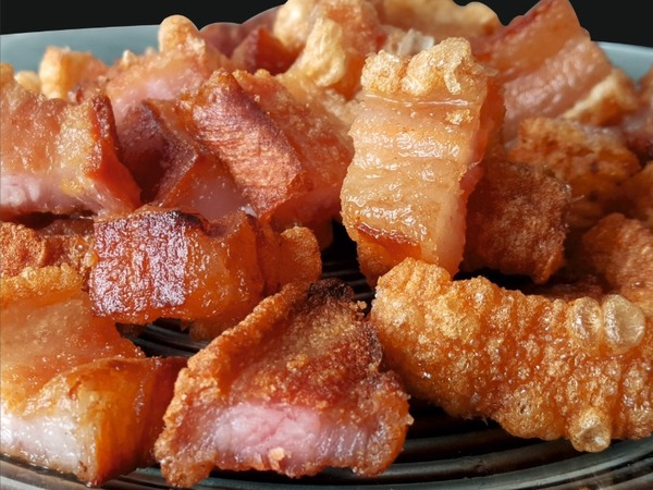 Torrezno adobado a tacos 