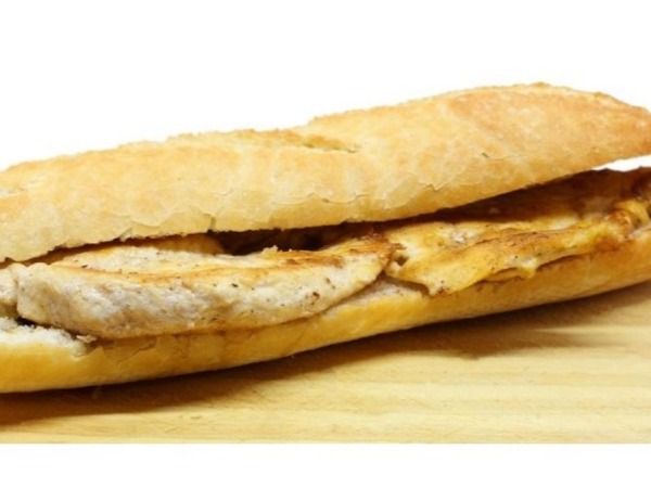 Bocadillo de pechuga plancha
