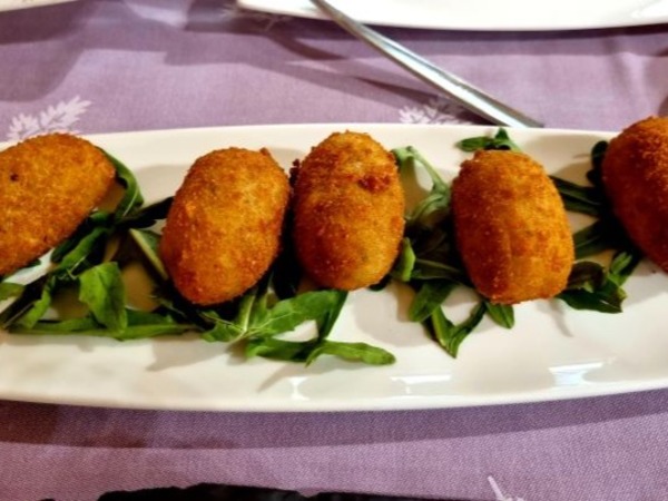 CROQUETA DE GACHAMIGA CON 