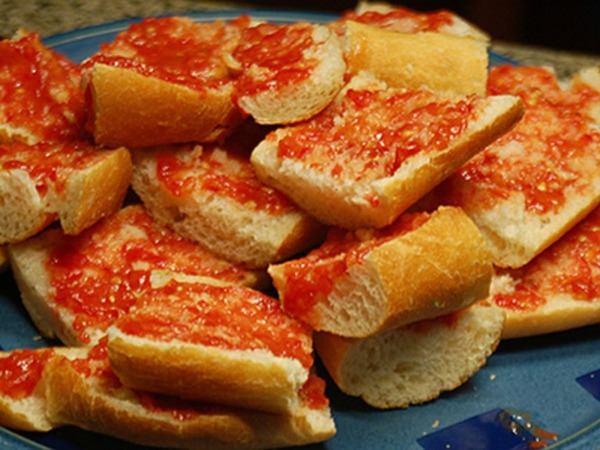 PAN CON TOMATE