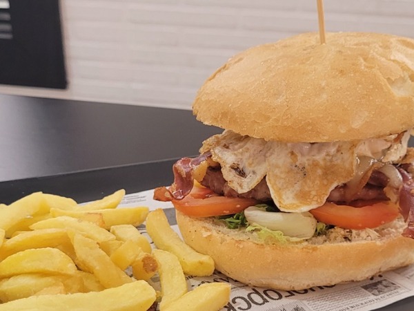 HAMBURGUESA ALBEREDA