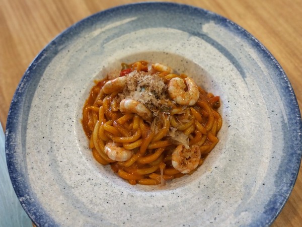 Udon de langostinos.