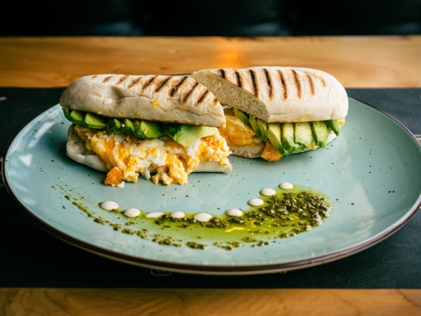 Panini Huevo Palta