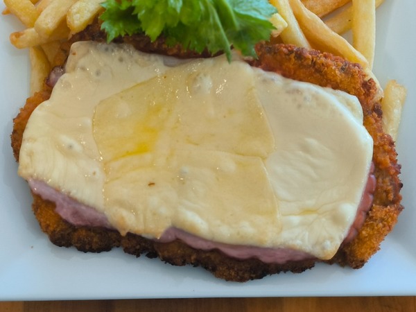 MILANESA DE VACUNO NAPOLITANA