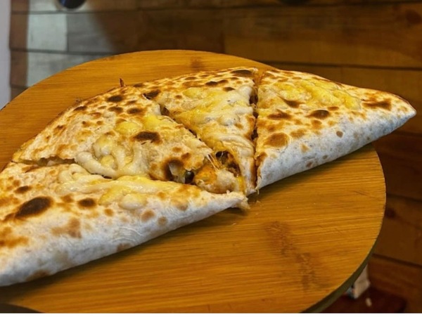 Quesadilla Cuatro quesos 
