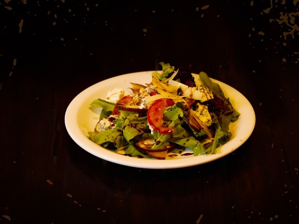  Pera, queso azul, rucula fresca  langostinos 