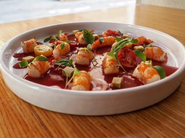  LANGOSTINO CURADO Y CEREZA