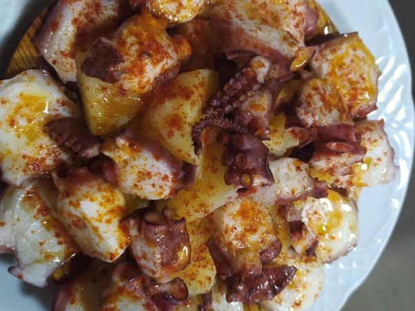 Pulpo a la gallega o encebollado 