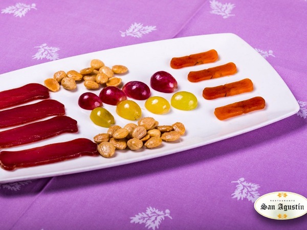 MOJAMA Y HUEVA DE MÚJOL CON ALMENDRAS