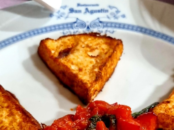 QUESO FRITO CON MERMELADA DE VINO