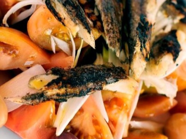 TOMATE CON CAPELLÁN Y ENCURTIDOS