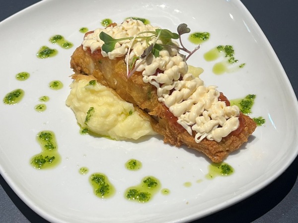 Bacalao gratinado en all i oli y tomate confitado