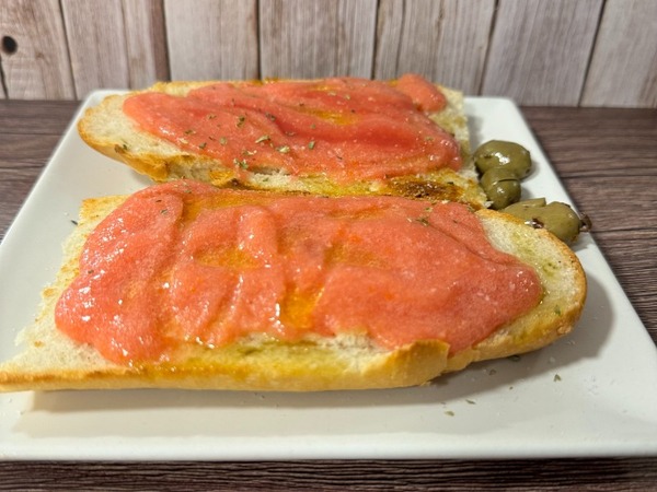 Tomate restregado ( pa amb oli )