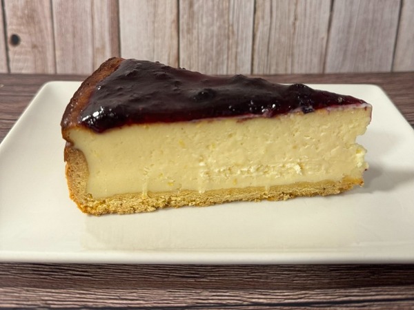 Tarta de queso con frutas del bosque