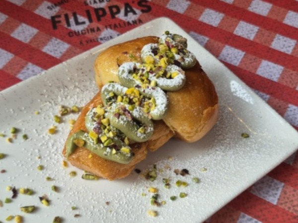 BABÀ NAPOLETANO AL PISTACCHIO