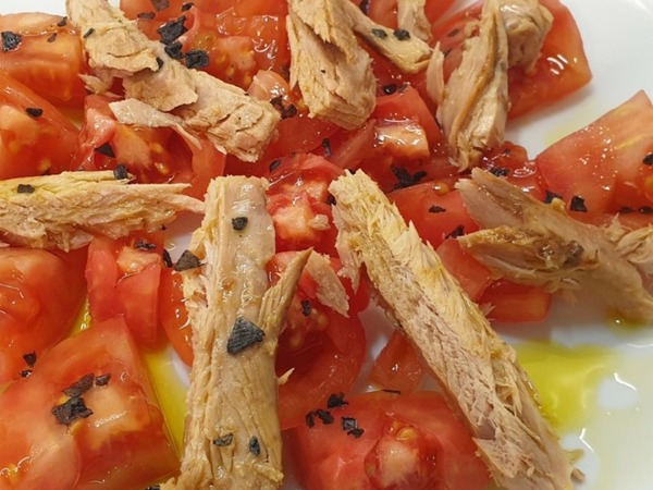 Tomate con Melva