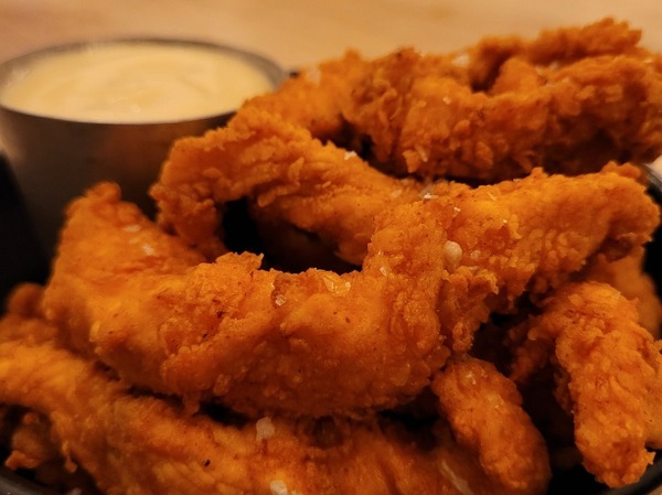 Fingers di pollo con maionese di miele e senape