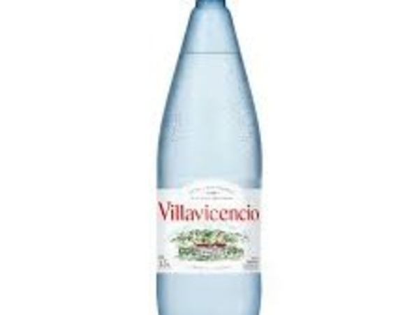 AGUA MINERAL CON GAS VILLAVICENCIO
