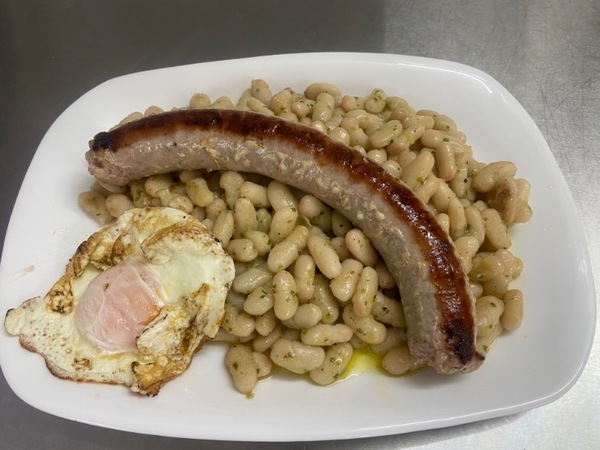MONGETES AMB BOTIFARRA