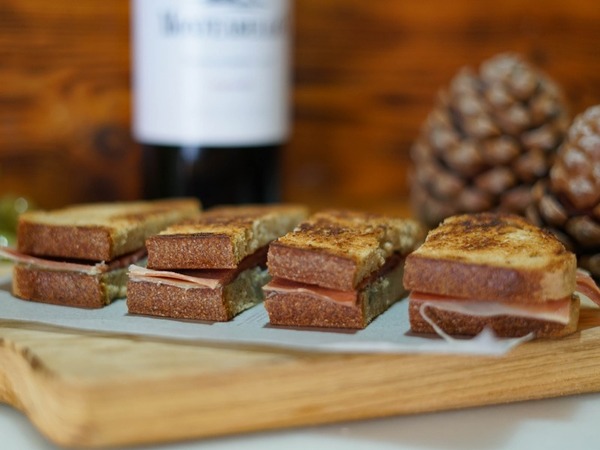 Cabaña de Jamón y Roquefort