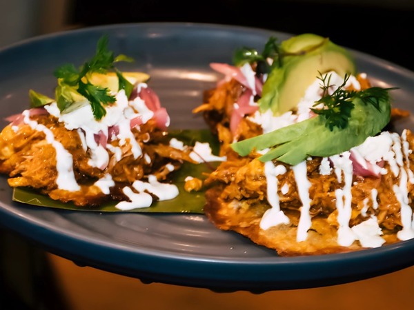 TOSTONES DE COCHINITA PIBIL