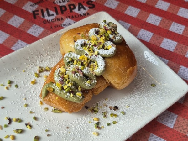 BABÀ NEAPOLITAN WITH PISTACHIO