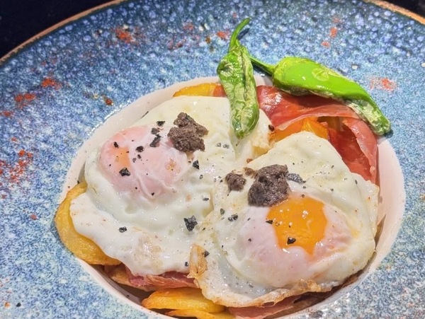 HUEVOS ROTOS CON JAMON