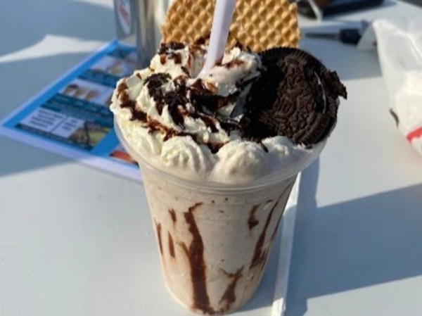 Batido de helado con nata montada