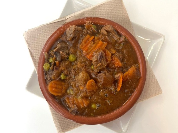TERNERA CON GUISANTES EN SU SALSA