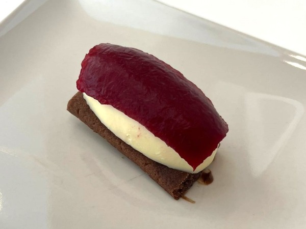 NIGIRI DE CHOCOLATE BLANCO Y FRAMBUESA