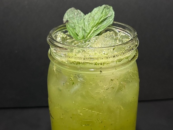 AGUAS FRESCAS CON FRUTA NATURAL