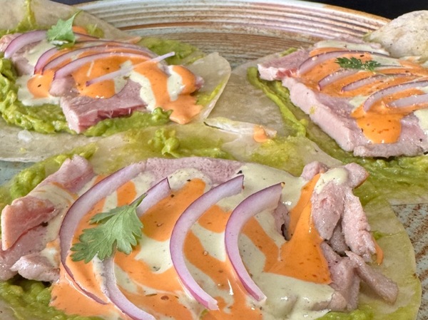 TACOS DE ATUN SELLADO (3PZ)