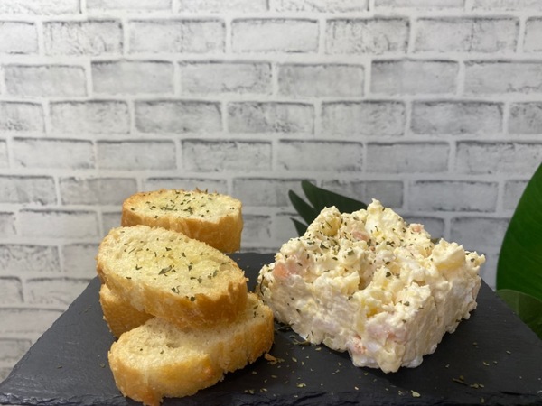 Ensaladilla de sepia y langostinos
