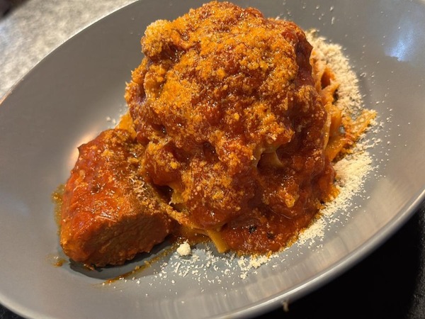TAGLIATELLA AL RAGÚ NAPOLETANO