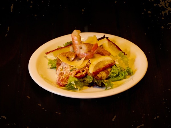 Cesar con langostinos 