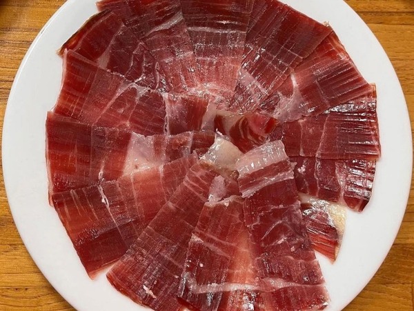 JAMÓN 