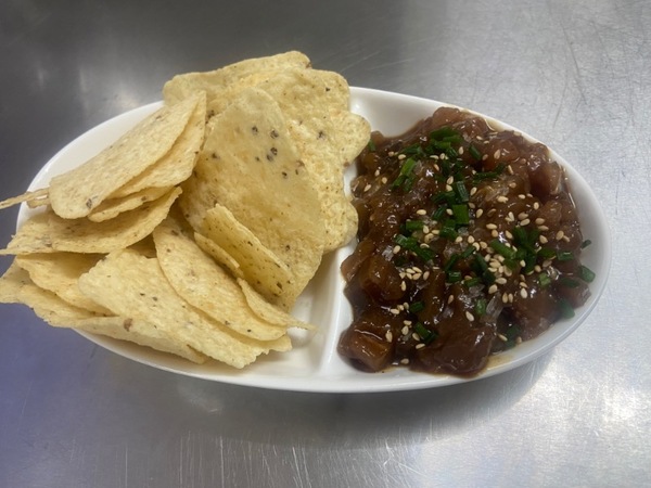 NACHOS AMB TONYINA I TERIYAKY