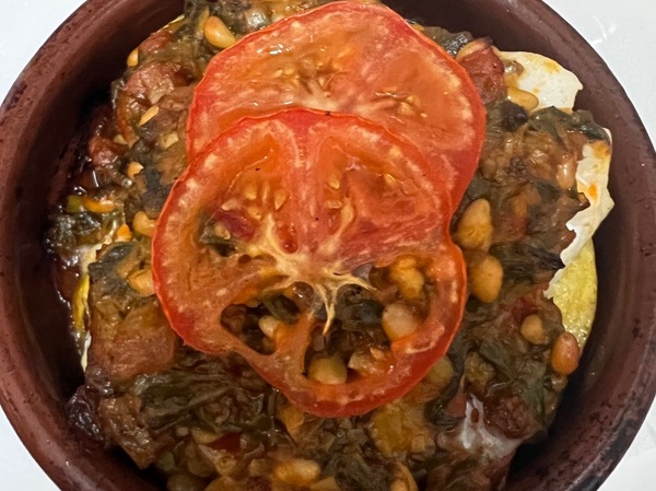 Cod fillet in green sauce with prawns