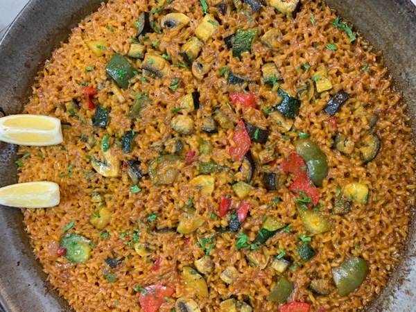 Seasonal vegetable paella