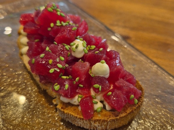 Tosta de atun rojo y mayonesa de miso