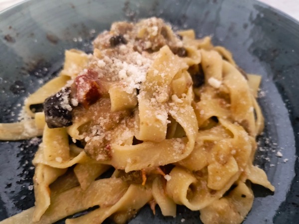 TAGLIATELLE WITH EGGPLANT, SUN-DRIED TOMATOES AND TAGGIASCHE OLIVES