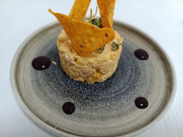 Ensaladilla de Gambasal Ajillo con Doritos
