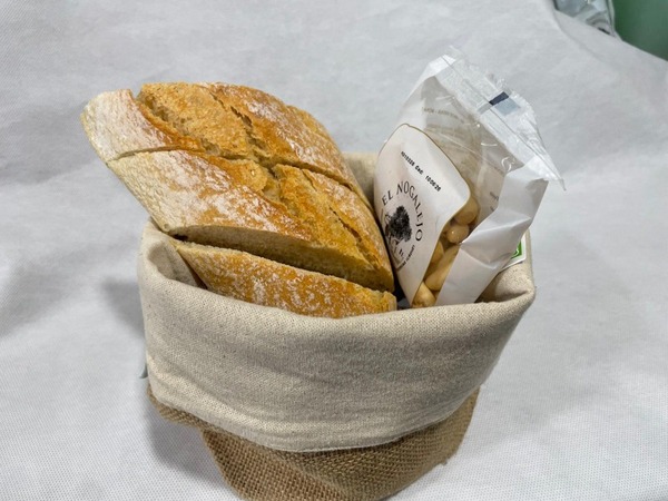 Servicio de pan, picos y cubiertos