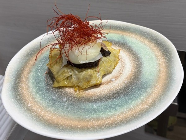 Flor de alcachofa con foie y huevo poché (Solo en temporada)