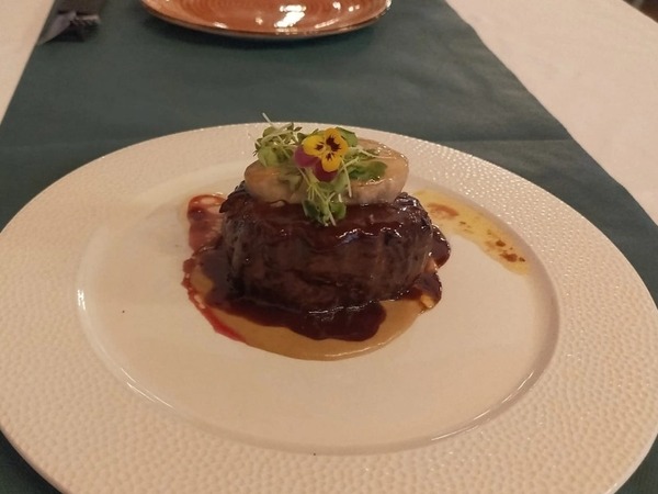 Solomillo de vaca con crema de boletus Demi Glace y foie